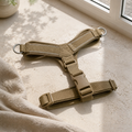Harnais tactique anti-traction pour grand chien – mise en scène naturelle