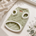 Sweat chaud pour grand chien – mise en scène naturelle